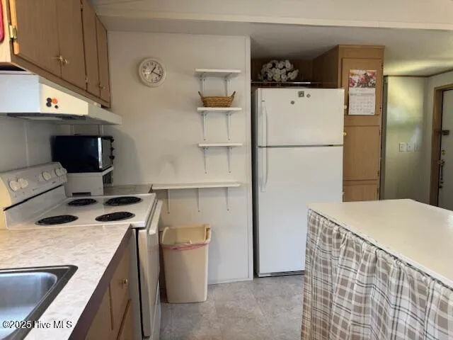 Burgaw, North Carolina 28425, United States, 3 Bedrooms Bedrooms, ,2 BathroomsBathrooms,Residential,Pending,120030