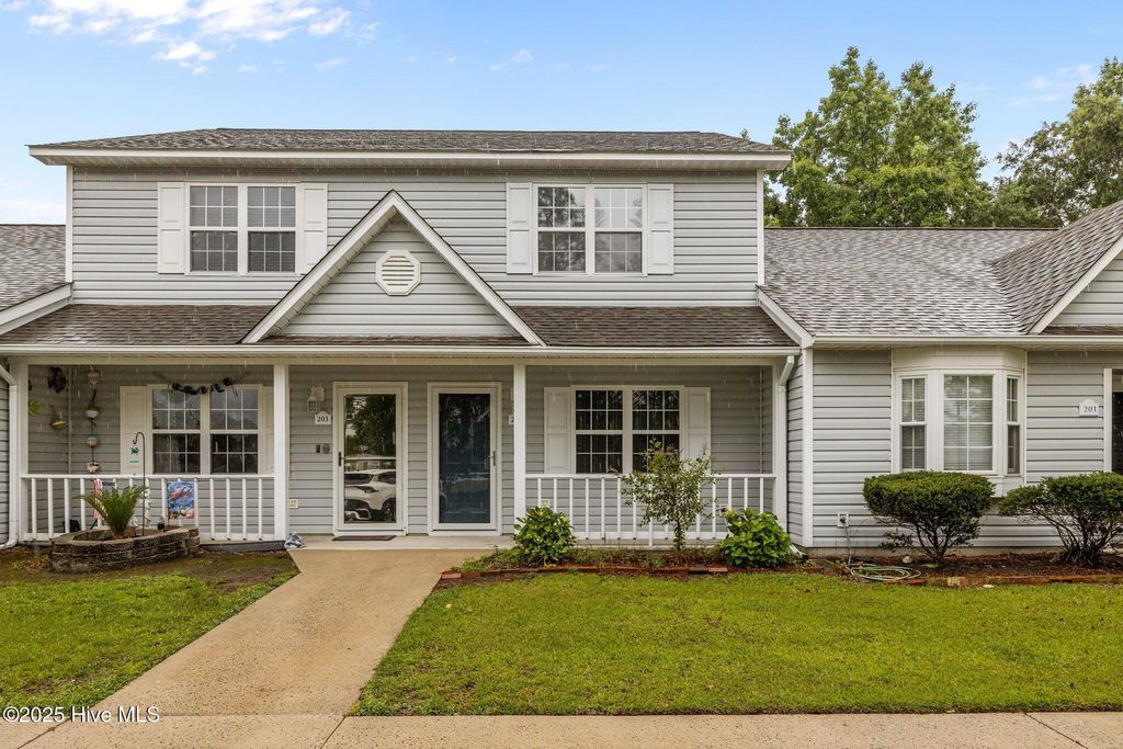 Photo of 202 Courtyard W, Newport, NC 28570 (MLS # 100513128)