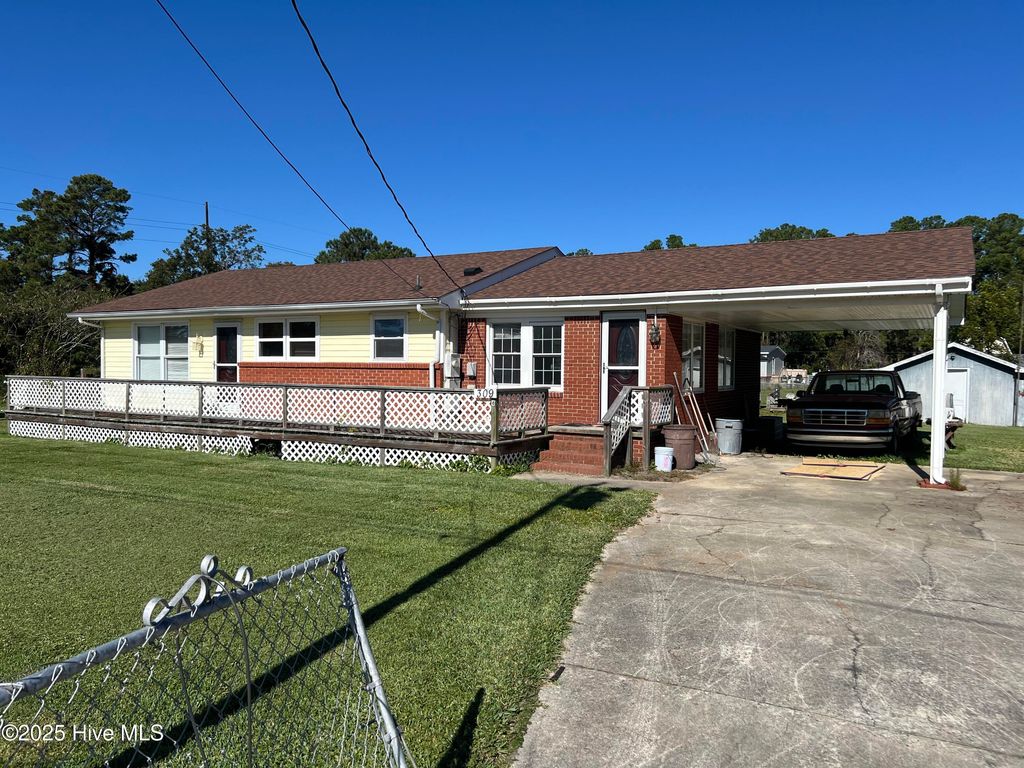 Photo of 309 McDaniel Drive, Beaufort, NC 28516 (MLS # 100537271)