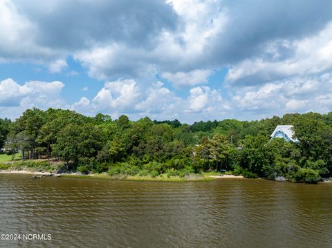 A home in Sneads Ferry