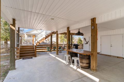 A home in Oak Island