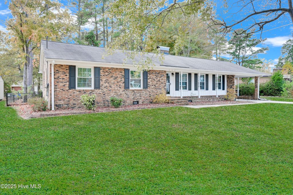 Photo of 206 Kirkland Drive, Greenville, NC 27858 (MLS # 100540237)