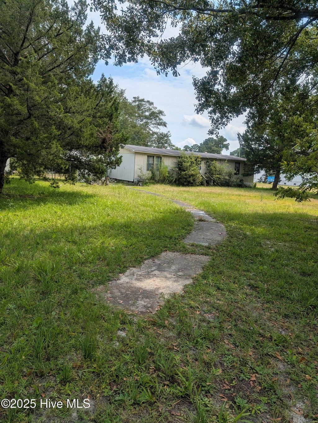 Photo of 233 Pineview Road, Richlands, NC 28574 (MLS # 100533067)