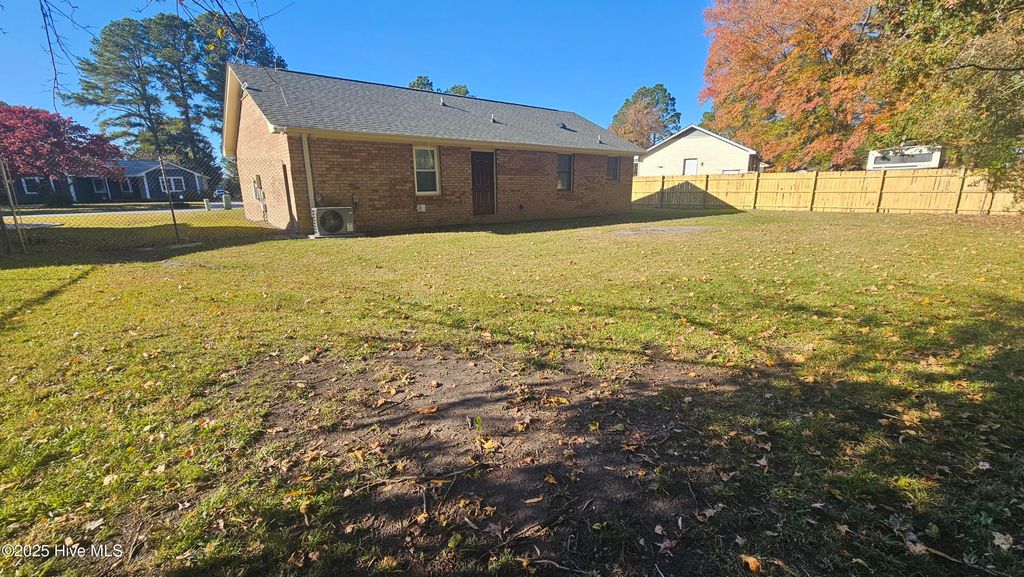 Photo of 113 E Catawba Road, Greenville, NC 27834 (MLS # 100542616)