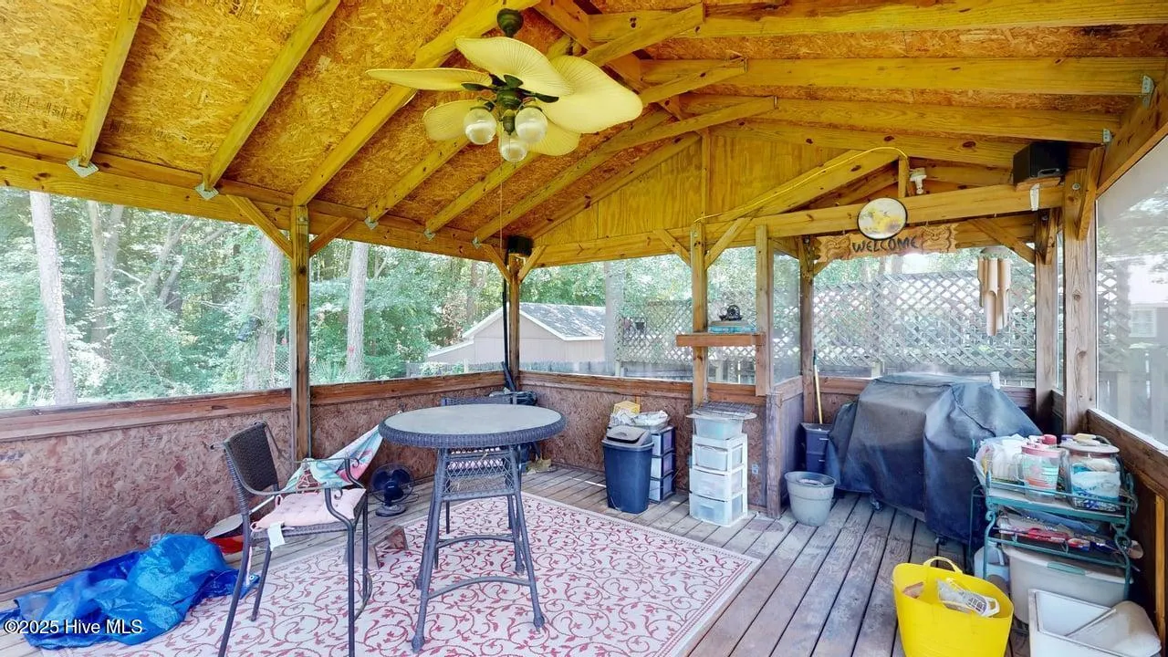 Kinston, North Carolina 28504, United States, 4 Bedrooms Bedrooms, ,3 BathroomsBathrooms,Residential,Pending,167488