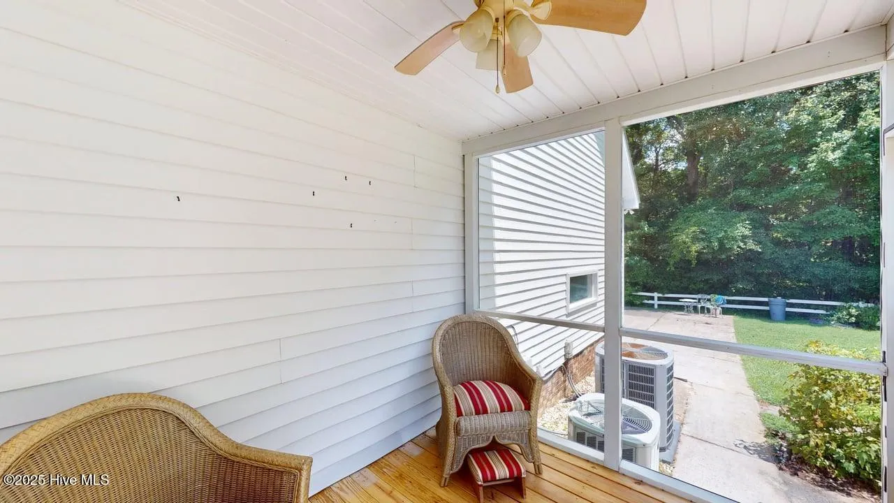 Kinston, North Carolina 28504, United States, 4 Bedrooms Bedrooms, ,3 BathroomsBathrooms,Residential,Pending,167488