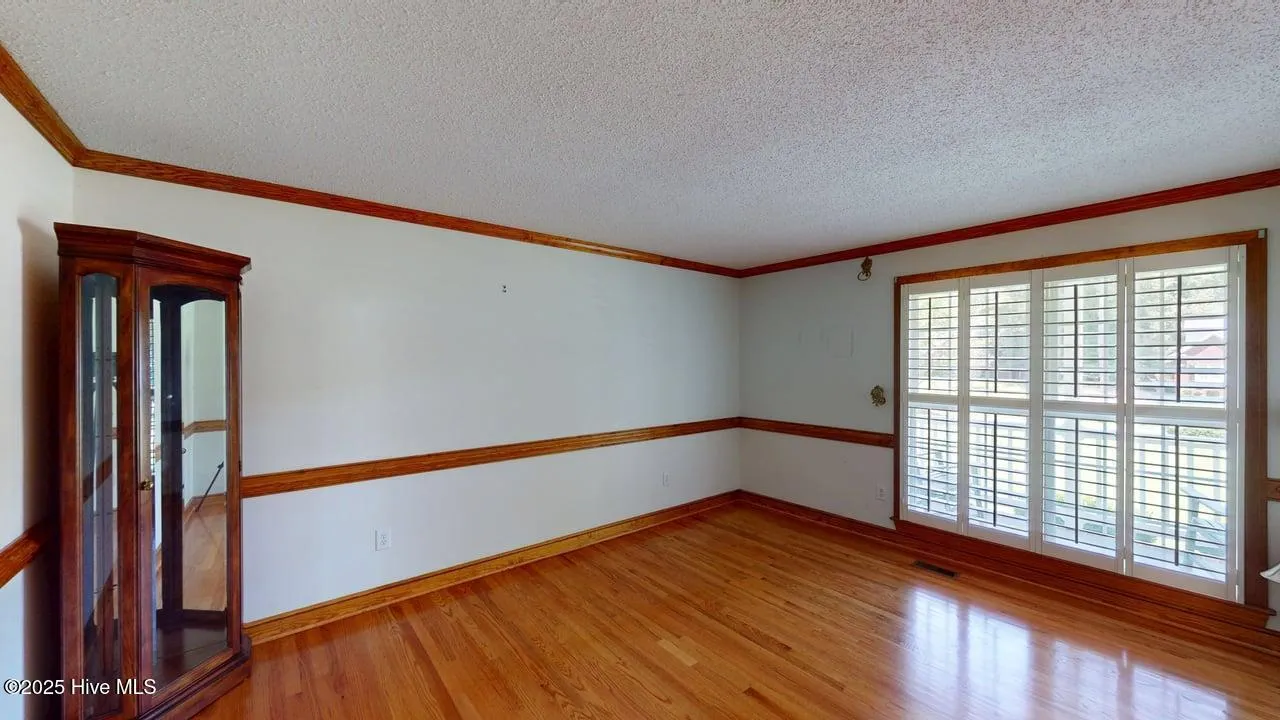 Kinston, North Carolina 28504, United States, 4 Bedrooms Bedrooms, ,3 BathroomsBathrooms,Residential,Pending,167488