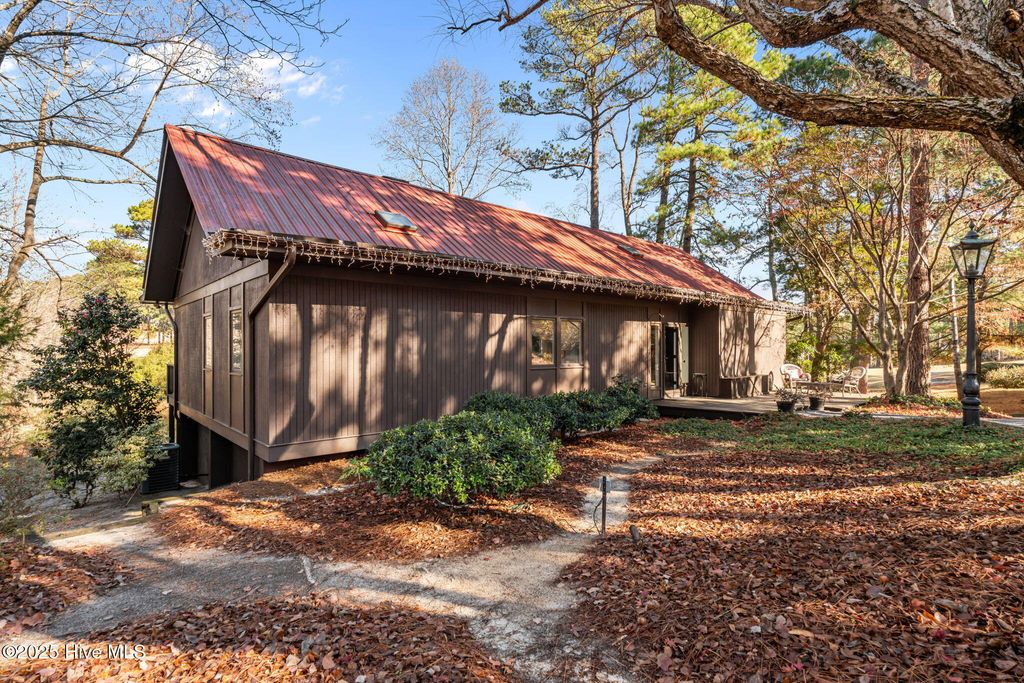 Photo of 31 Cardinal Drive, Whispering Pines, NC 28327 (MLS # 100544116)