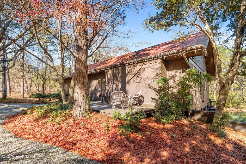 Photo of 31 Cardinal Drive, Whispering Pines, NC 28327 (MLS # 100544116)