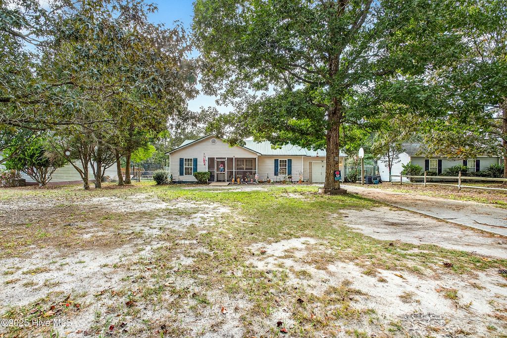 Photo of 227 Bannermans Mill Road, Richlands, NC 28574 (MLS # 100535680)