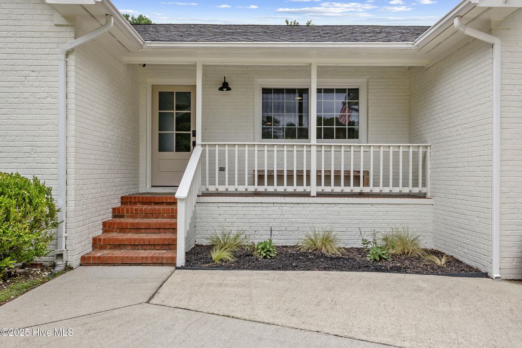 Photo of 519 Southampton Place, Leland, NC 28451 (MLS # 100530370)