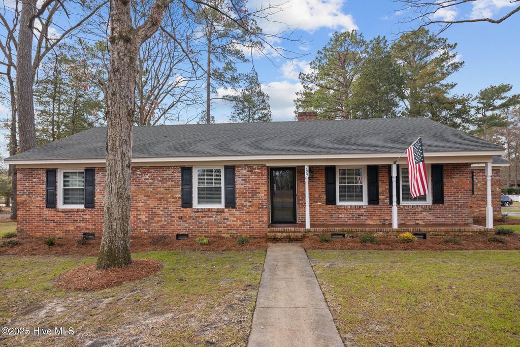 Photo of 108 Ridgewood Circle, Washington, NC 27889 (MLS # 100544202)