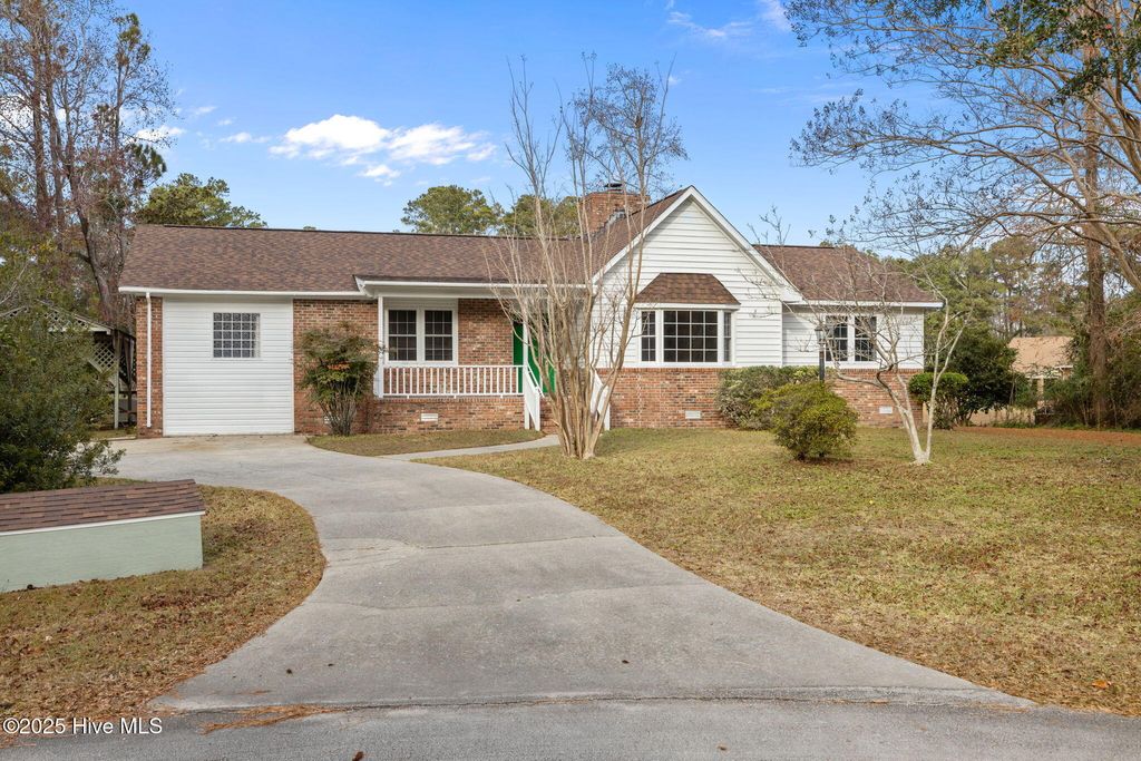 Photo of 3704 Oxford Court, Morehead City, NC 28557 (MLS # 100543879)