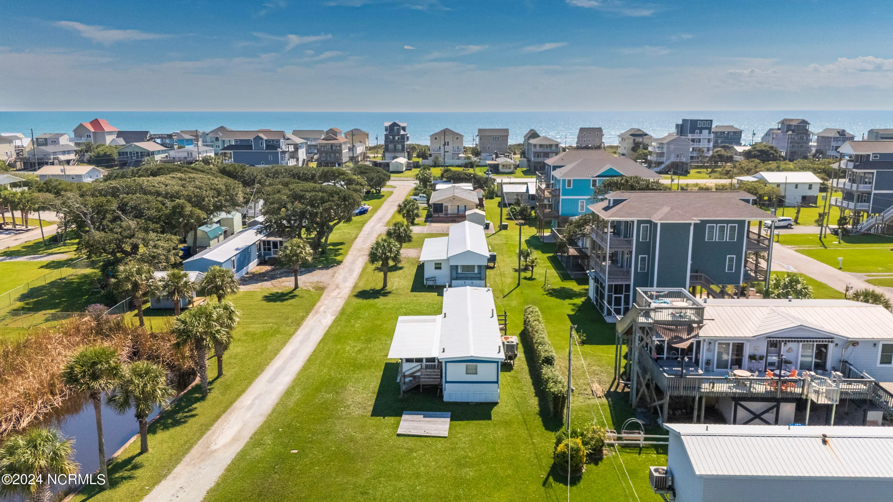 North Topsail Beach, North Carolina 28460, United States, 3 Bedrooms Bedrooms, ,2 BathroomsBathrooms,Residential,Active,40148