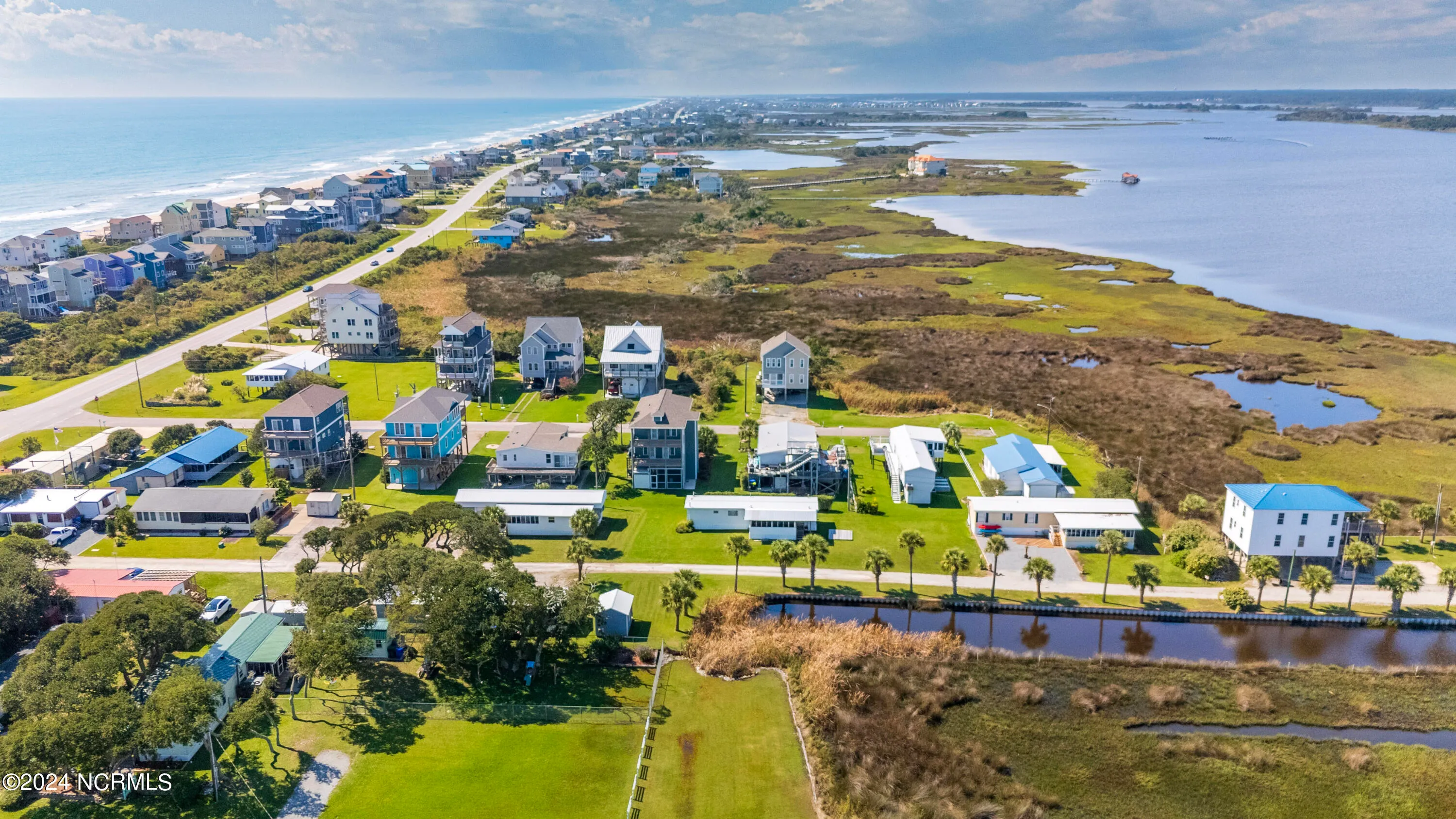 North Topsail Beach, North Carolina 28460, United States, 3 Bedrooms Bedrooms, ,2 BathroomsBathrooms,Residential,Active,40148