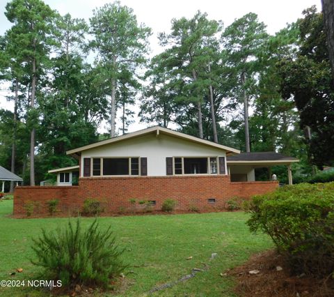 A home in Laurinburg