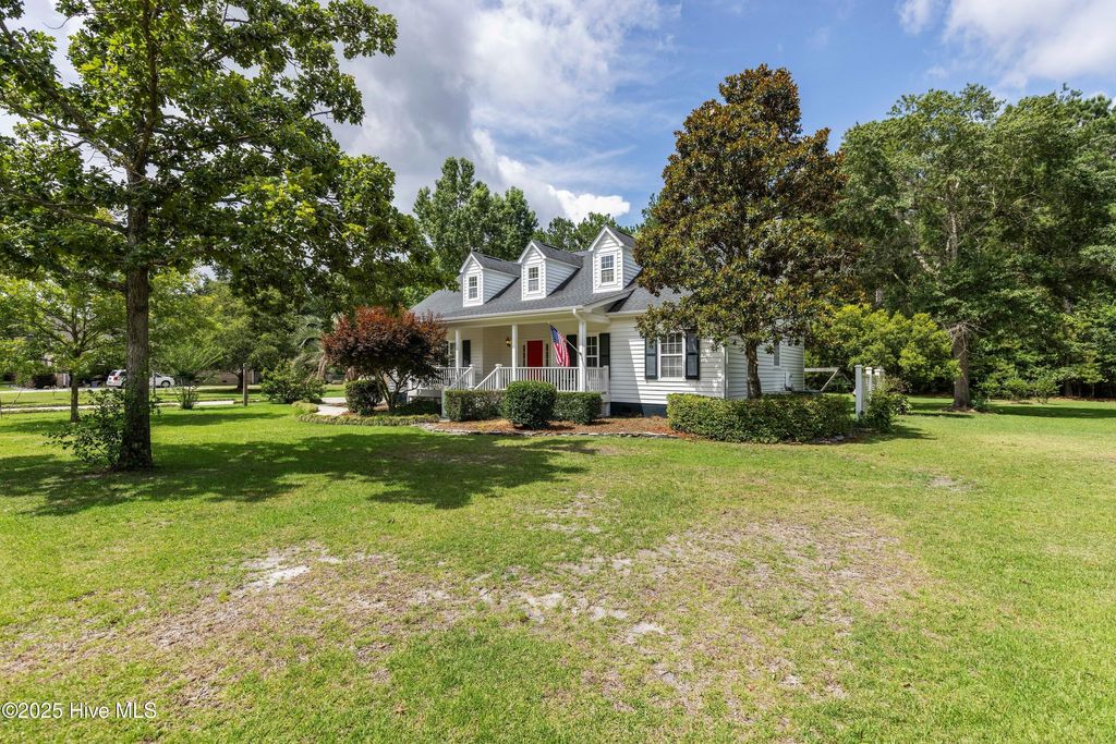 Photo of 110 E Pointe Road, Rocky Point, NC 28457 (MLS # 100490020)