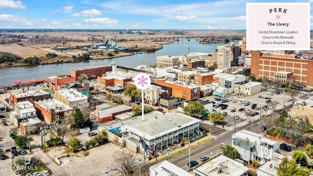 Photo of 118 Dock Street #Apt 8, Wilmington, NC 28401 (MLS # 100501486)