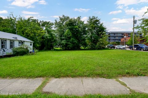 Tiny photo for 822 N 4th Street, Wilmington, NC 28401 (MLS # 100524292)