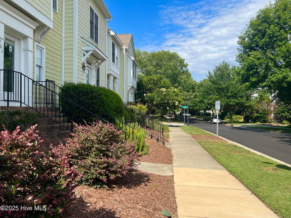 Photo of 910 Highgrove Drive, Chapel Hill, NC 27516 (MLS # 100528643)