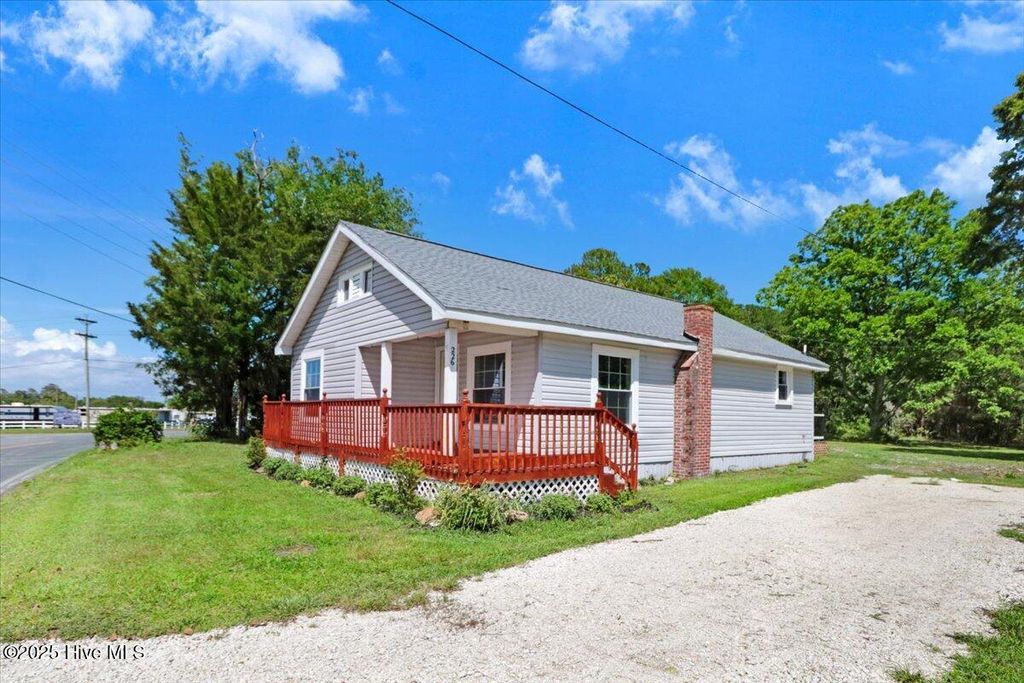 Photo of 226 Fulcher Landing Road, Sneads Ferry, NC 28460 (MLS # 100507519)