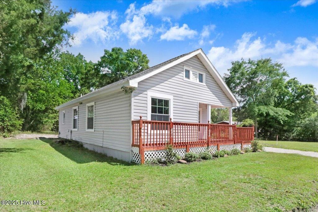 Photo of 226 Fulcher Landing Road, Sneads Ferry, NC 28460 (MLS # 100507519)