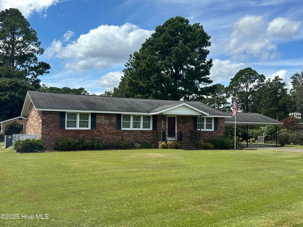 Photo of 1806 Hilltop Circle, Goldsboro, NC 27530 (MLS # 100525348)