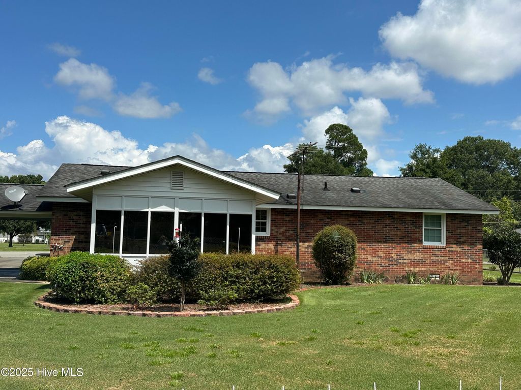 Photo of 1806 Hilltop Circle, Goldsboro, NC 27530 (MLS # 100525348)