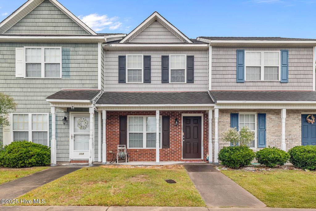 Photo of 102 Springwood Drive, Jacksonville, NC 28546 (MLS # 100538596)