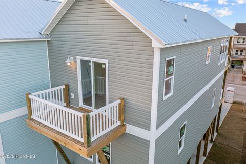 A home in North Topsail Beach