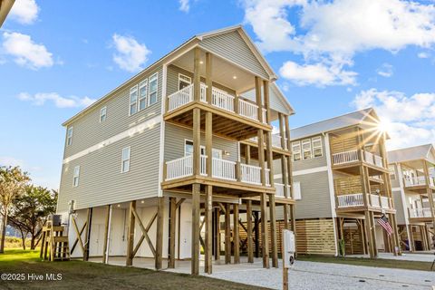 A home in North Topsail Beach