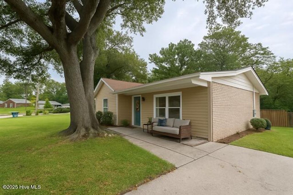 Photo of 229 Southgate Road, Wilmington, NC 28412 (MLS # 100513749)