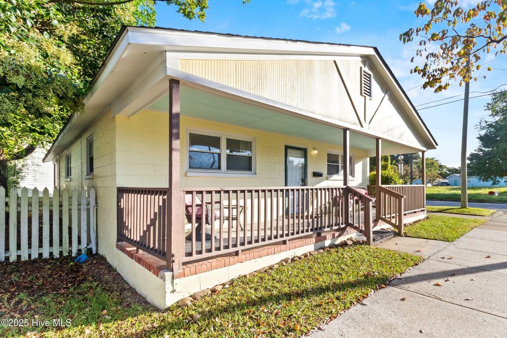Photo of 721 Campbell Street, Wilmington, NC 28401 (MLS # 100534500)