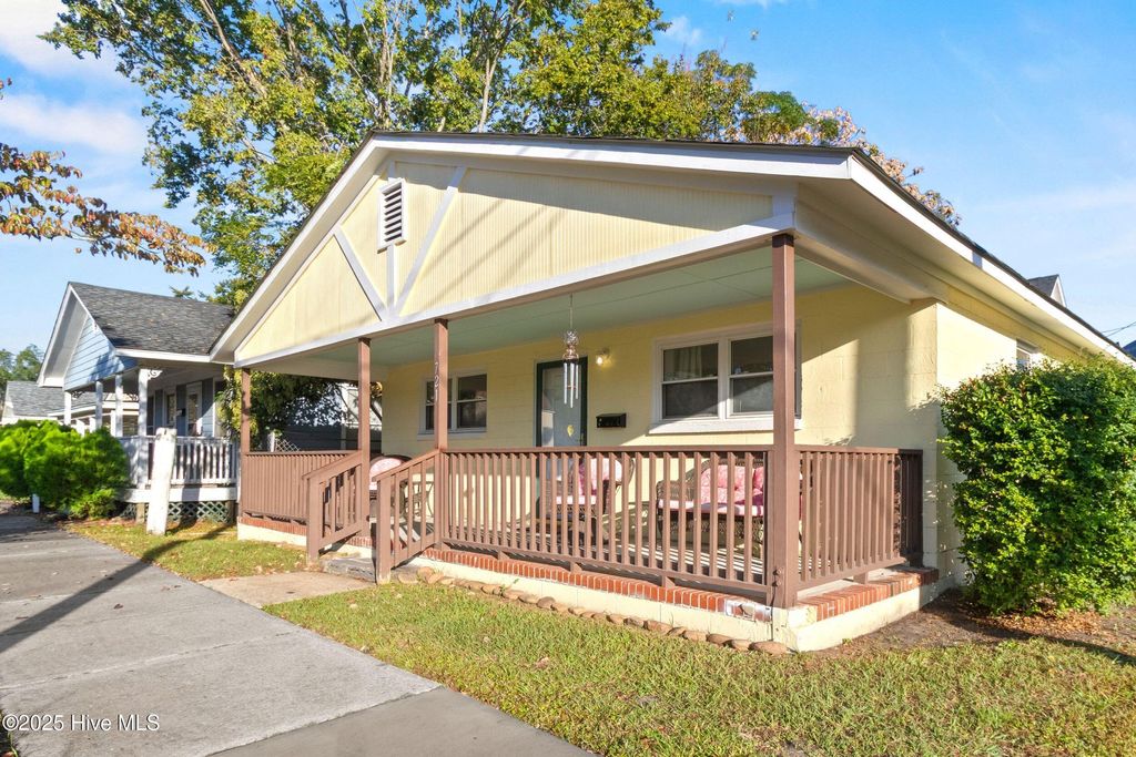 Photo of 721 Campbell Street, Wilmington, NC 28401 (MLS # 100534500)