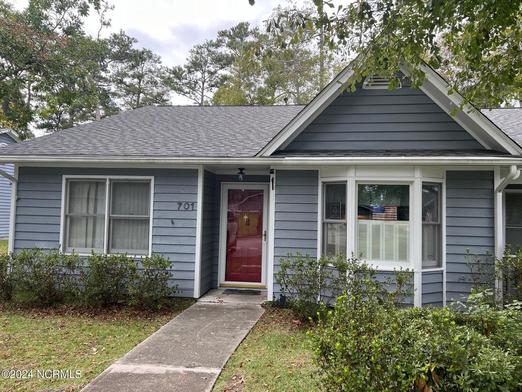 Photo of 600 N 35th Street #701, Morehead City, NC 28557 (MLS # 100511258)