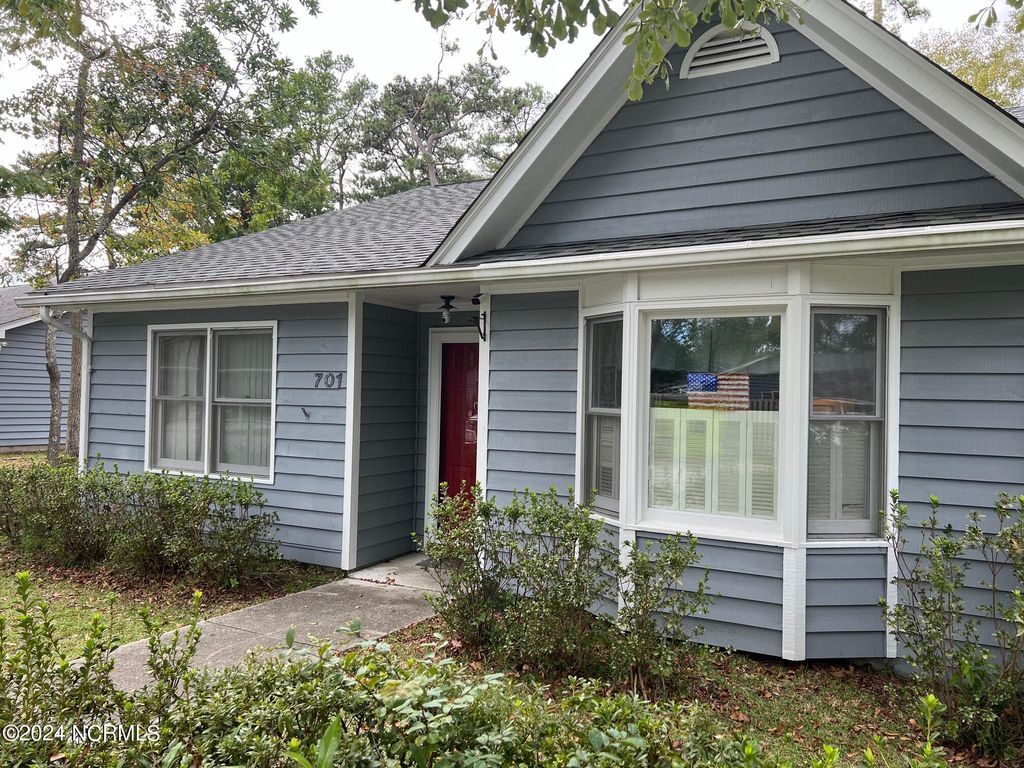 Photo of 600 N 35th Street #701, Morehead City, NC 28557 (MLS # 100511258)
