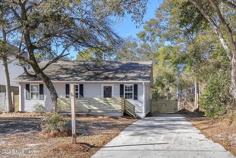 A home in Oak Island