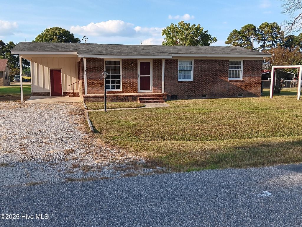 Photo of 407 Pineview Street, Lucama, NC 27851 (MLS # 100534324)