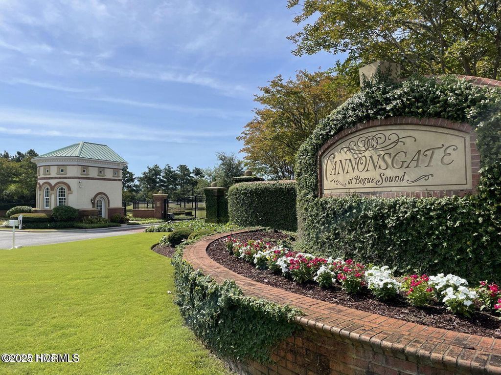 Photo of 603 Cannonsgate Drive, Newport, NC 28570 (MLS # 100499426)