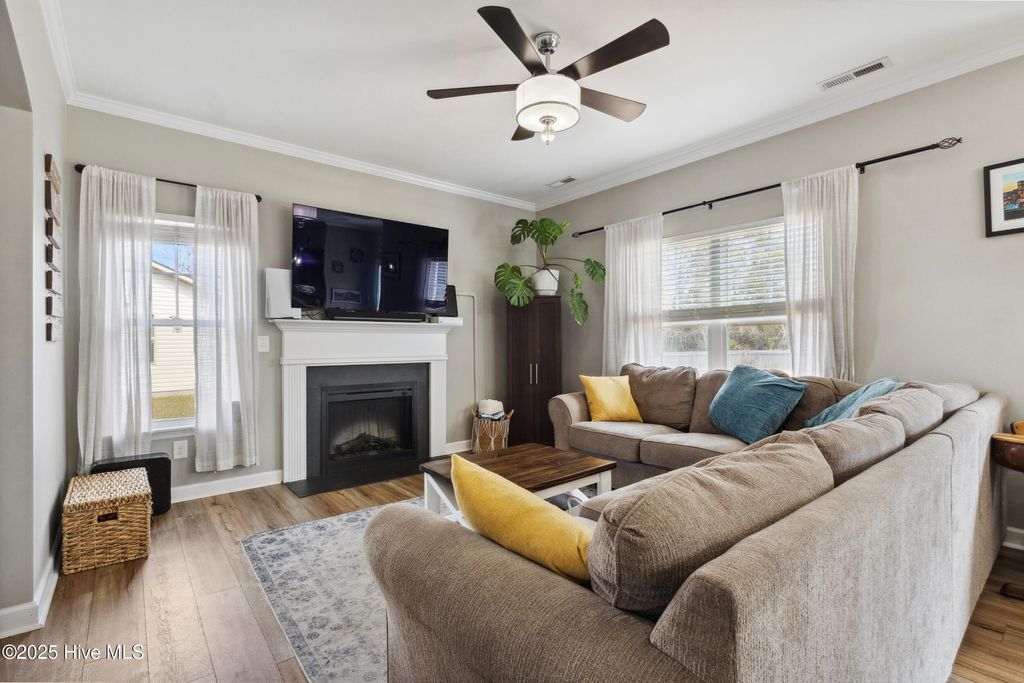 Photo of 157 Bridgeport Drive, Sneads Ferry, NC 28460 (MLS # 100530683)