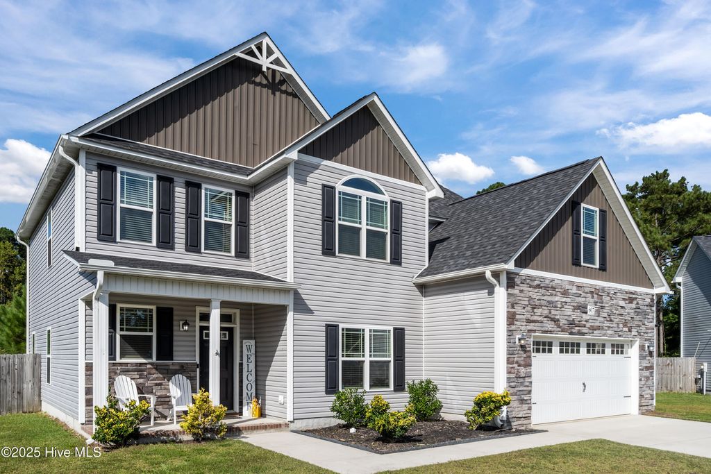 Photo of 607 Coral Reef Court, Sneads Ferry, NC 28460 (MLS # 100534381)