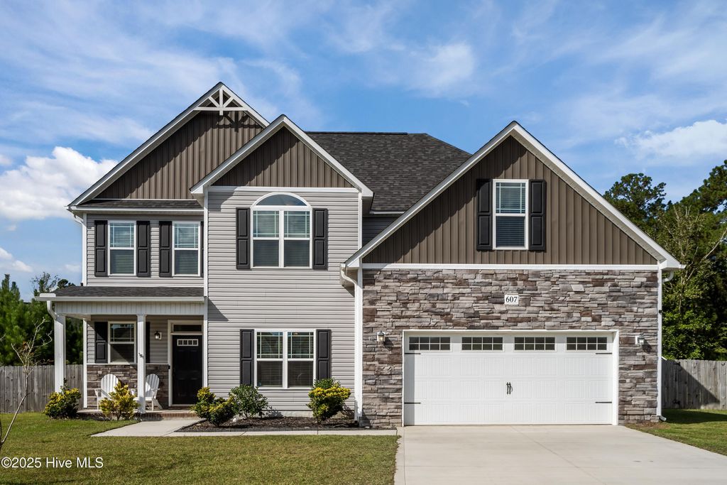 Photo of 607 Coral Reef Court, Sneads Ferry, NC 28460 (MLS # 100534381)