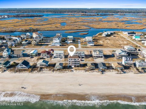 A home in North Topsail Beach