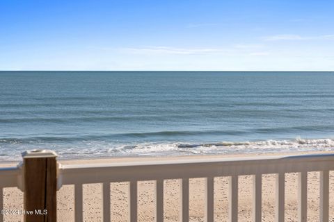 A home in North Topsail Beach