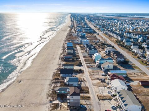 A home in North Topsail Beach