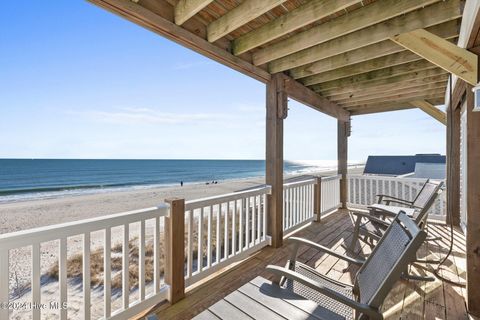 A home in North Topsail Beach