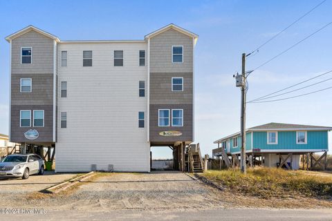 A home in North Topsail Beach