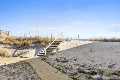 A home in North Topsail Beach