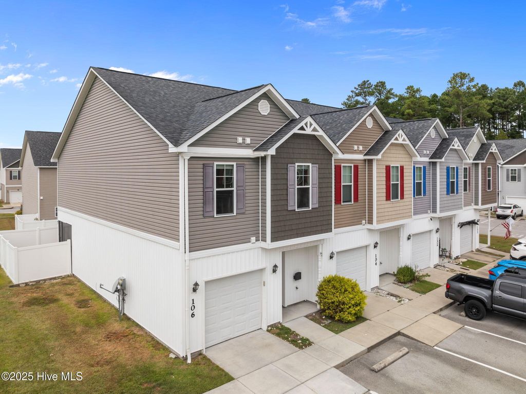 Photo of 106 Waterstone Lane, Jacksonville, NC 28546 (MLS # 100529825)