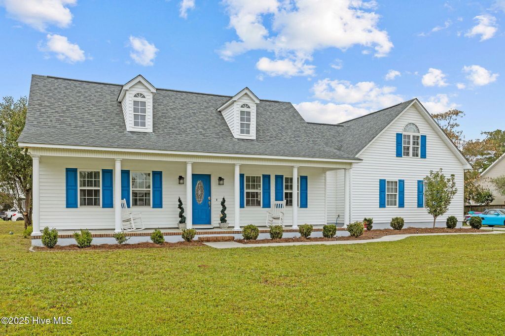 Photo of 122 Tidewater Drive, Newport, NC 28570 (MLS # 100533697)